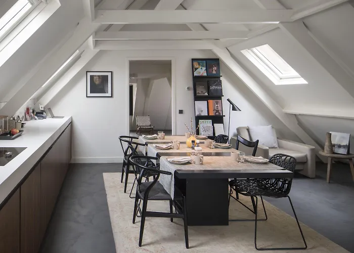Commune Suites